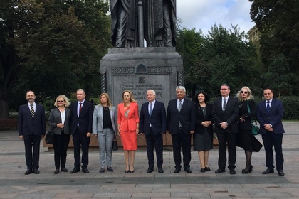 Заместник министър-председателят Марияна Николова се срещна с представители на туристическия бранш в Русия